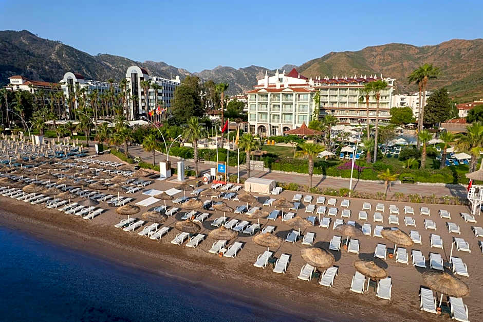 Marti La Perla - Adult Only+16