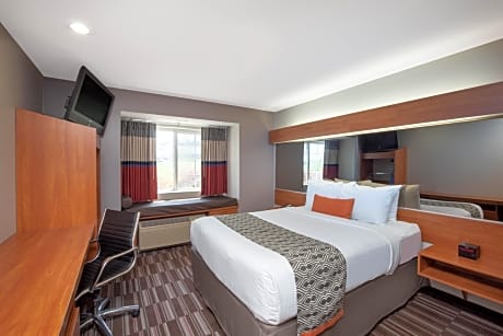 Queen Room - Disability Access/Non-Smoking