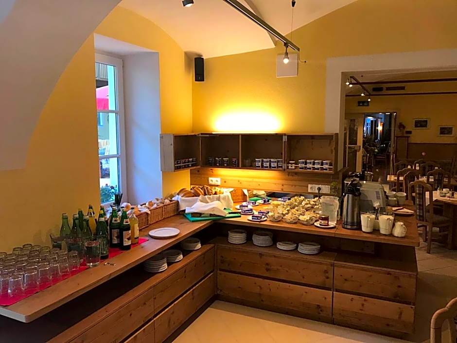 Hotel-Gasthof-Fleischerei - Zur alten Post