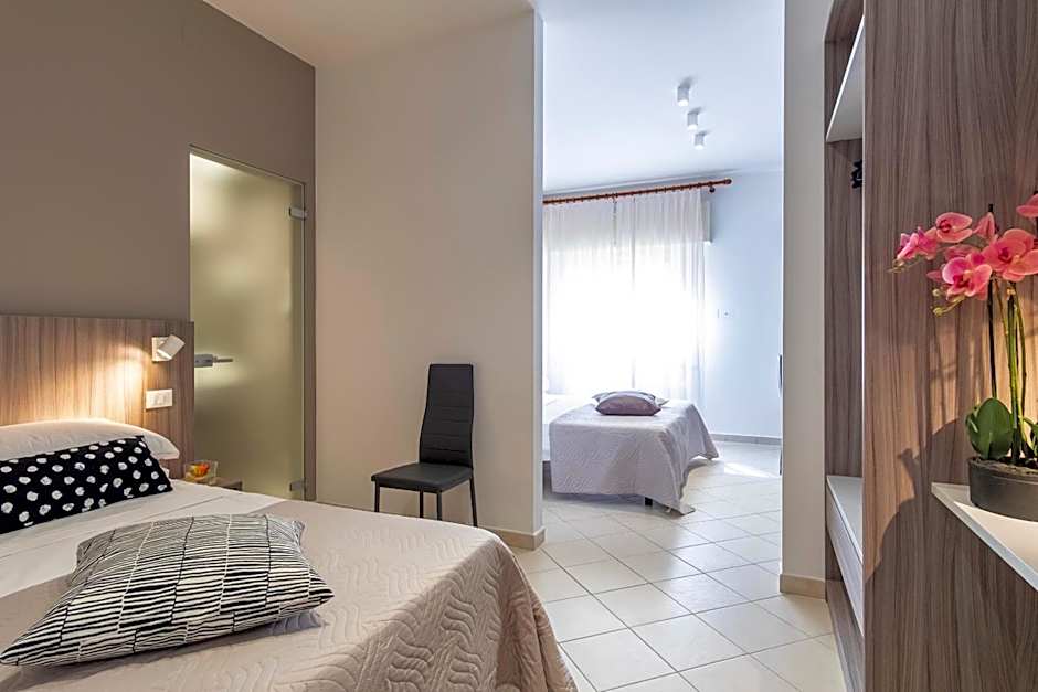 Hotel Mocambo Riccione CENTRALISSIMO AL MARE