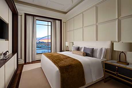 Deluxe King Room with River view