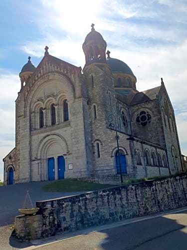 La Cour Saint Louis