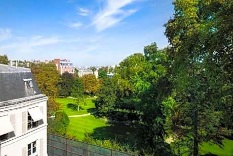 Deluxe Suite with Garden View