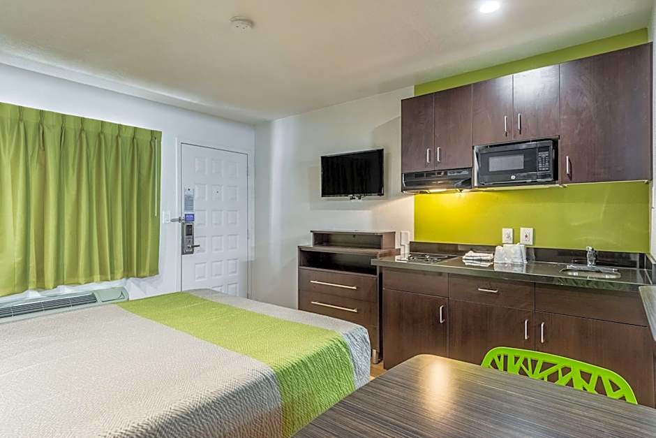 Studio 6-Buttonwillow, CA