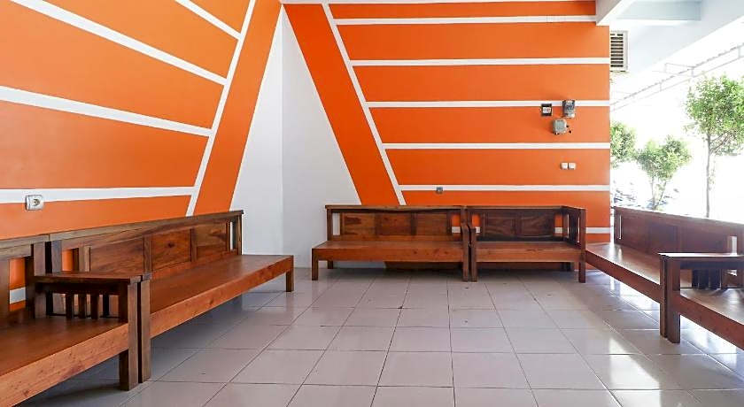 RedDoorz @ Merdeka Street Garut