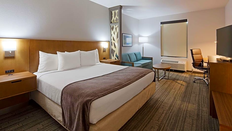 Best Western Green Oaks Inn