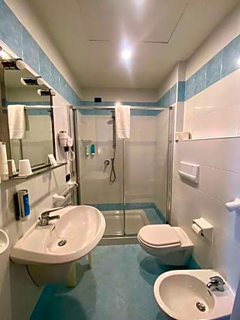 Double or Twin Room with Balcony and Lake View