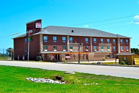 Red River Inn And Suites