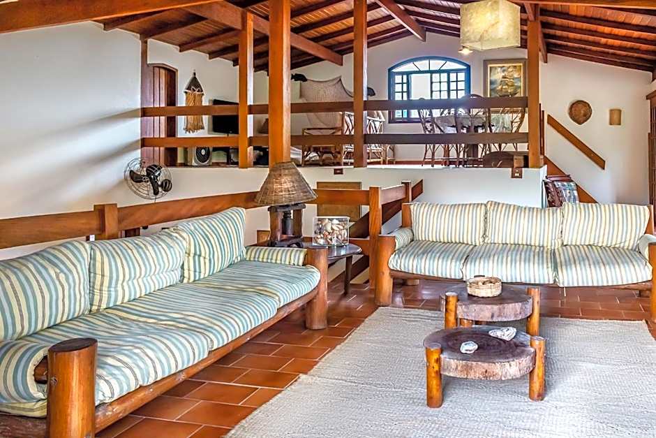 House with garden and barbecue near the beach