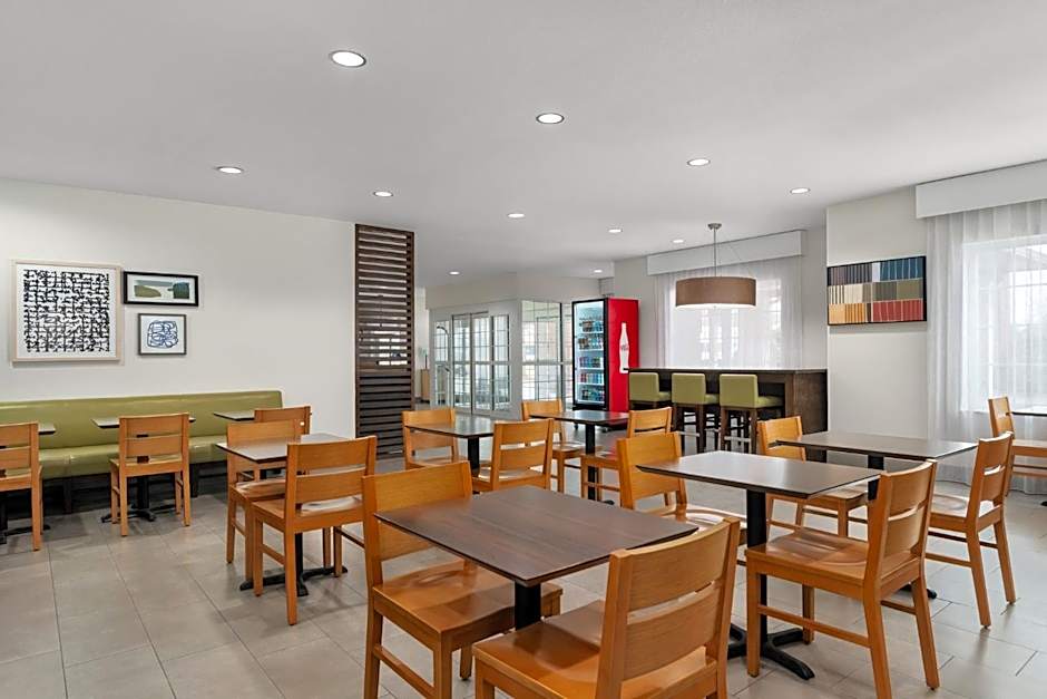 Garner Hotel Madison - Huntsville Airport by IHG