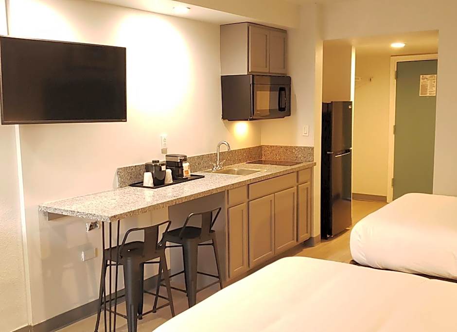 Suburban Studios Williamsburg Central