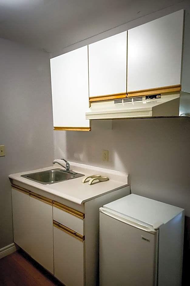 Lee's Ocean Peek B & B