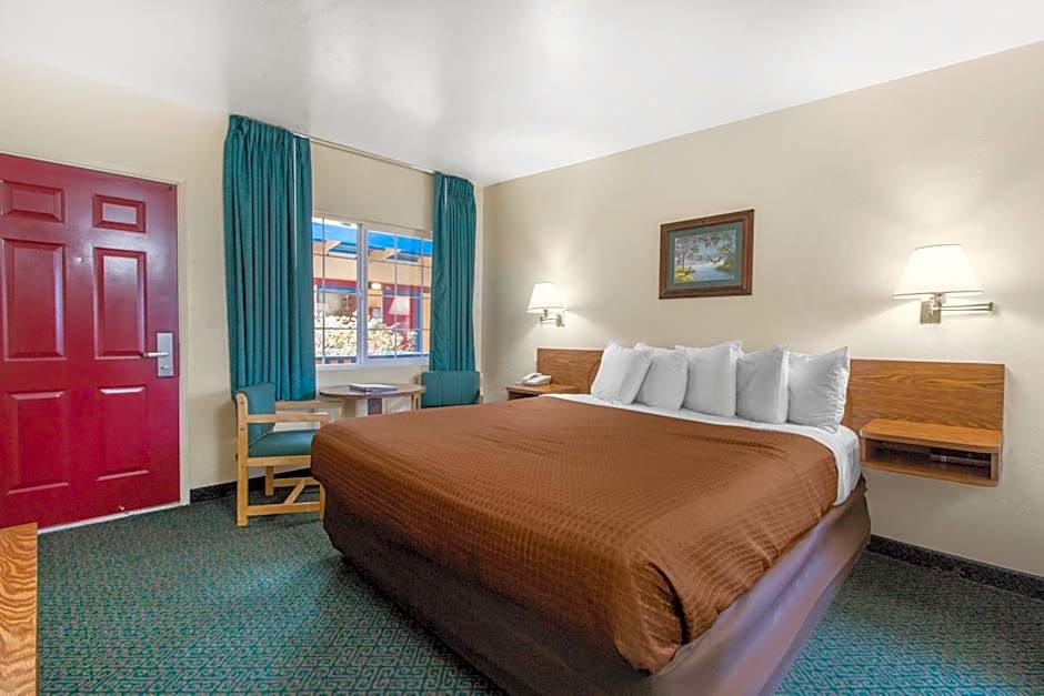 Eureka Town House Motel - Historic Old Town