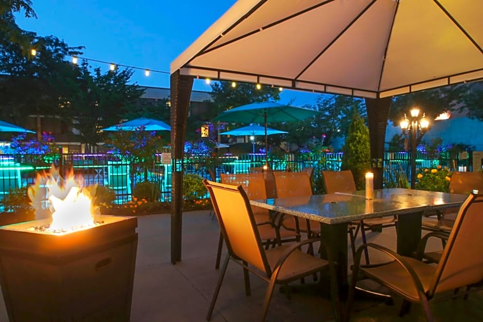 Holiday Inn Westbury-Long Island by IHG
