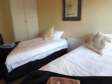 Twin Room with Bathroom