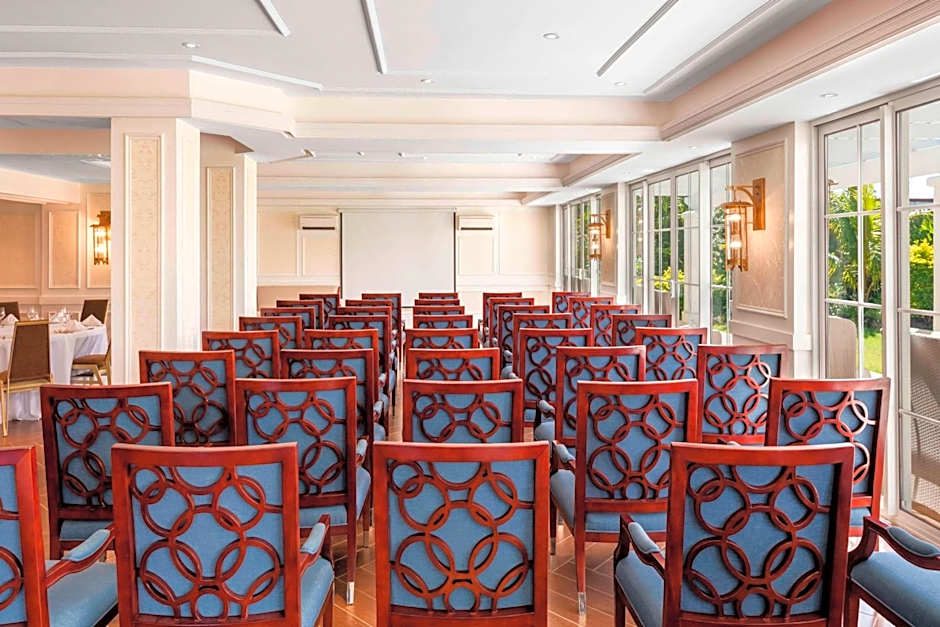 Sheraton Samoa Aggie Grey's Hotel & Bungalows