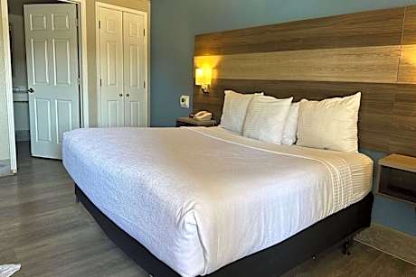 Days Inn by Wyndham San Diego Vista