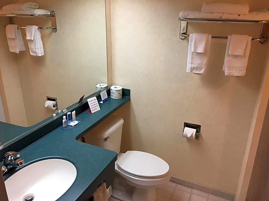 Rodeway Inn & Suites Charles Town