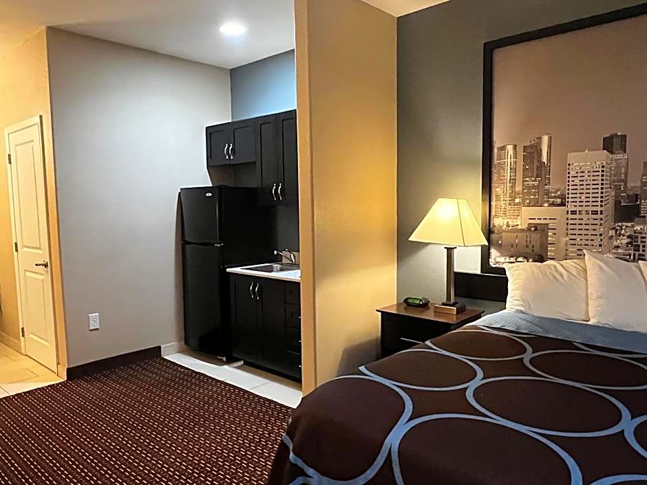 Super 8 by Wyndham Center