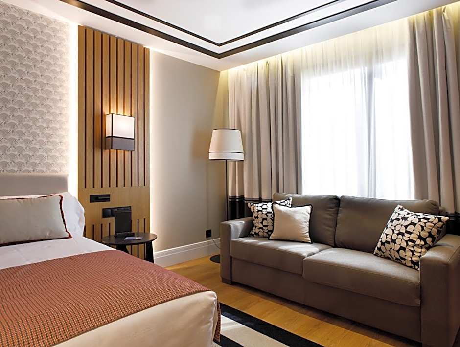 Photo 1 of 6 of Junior Premium Suite