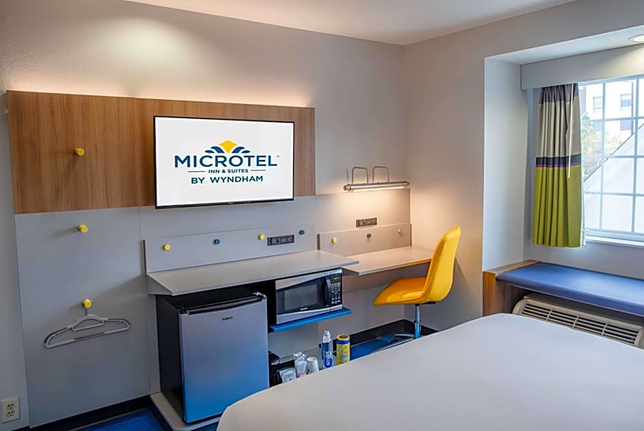 Microtel Inn & Suites by Wyndham Kingsland Naval Base I-95