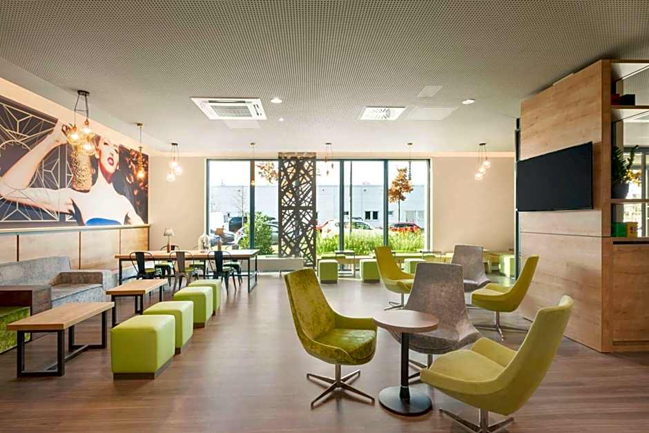 Super 8 by Wyndham Munich City North