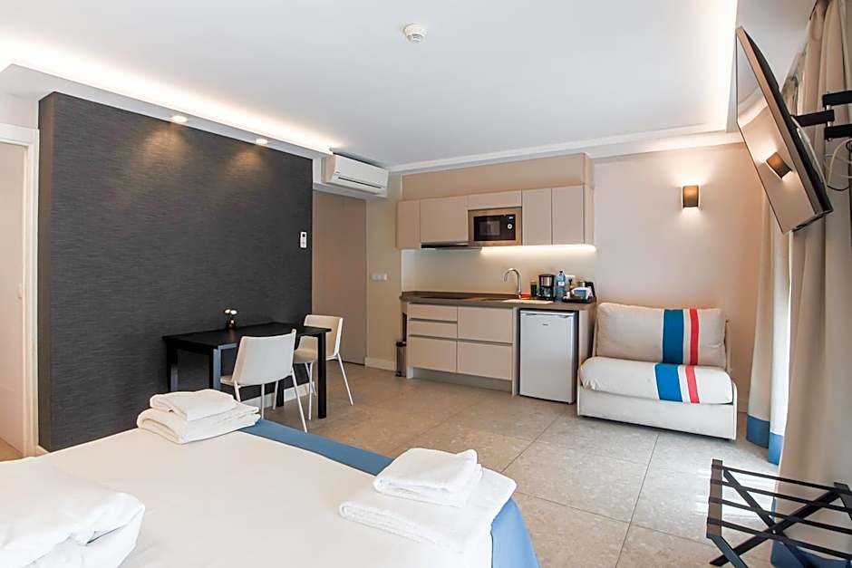 Posidonia Aparthotel