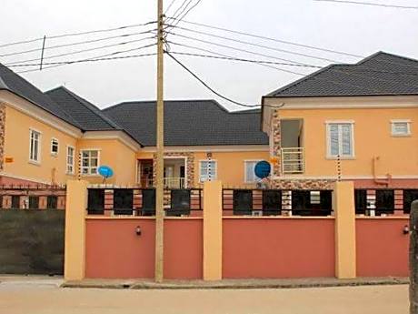 Ayoluyem Aparthotel and Suites