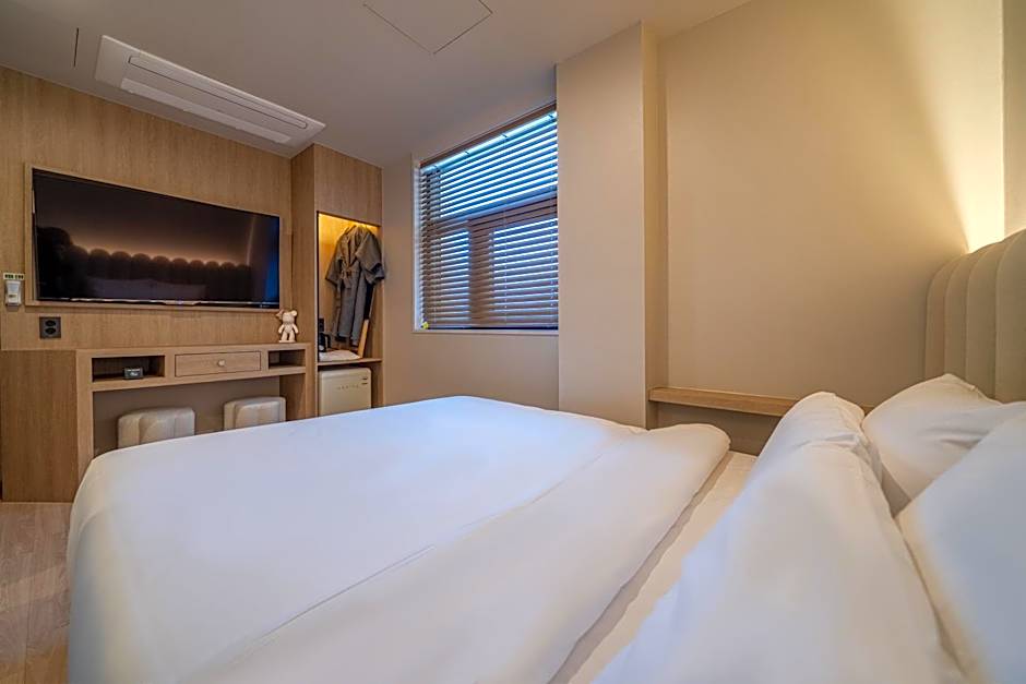 Gyeongju Poverta Hotel