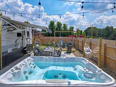 Wildflower Wanderlust-Glamping st 1885 Farms