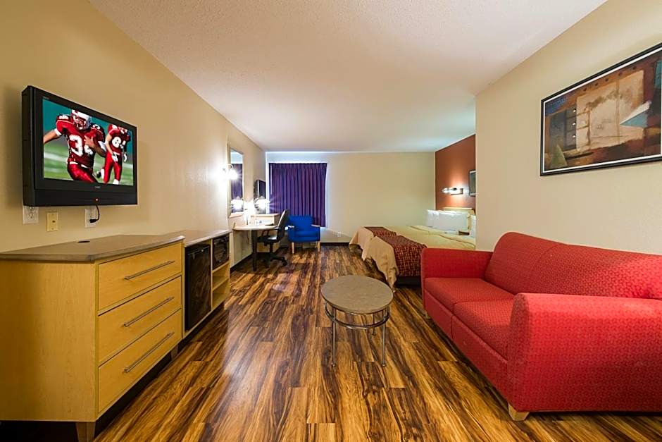 Red Roof Inn & Suites Philadelphia - Bellmawr