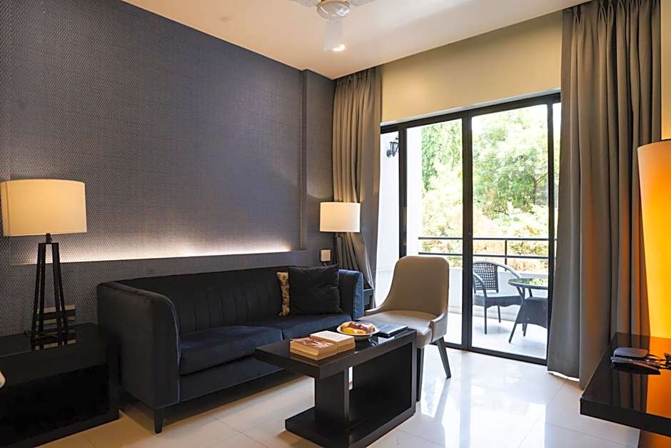 AR Suites Fontana Bay - Kalyani Nagar