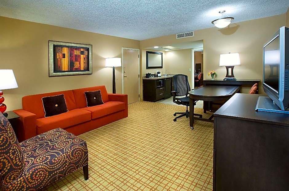 Embassy Suites By Hilton Hotel Kansas City-International Airport