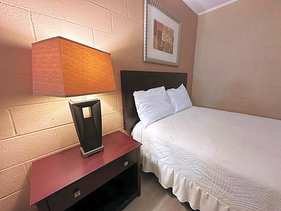 Royal Inn and Suites