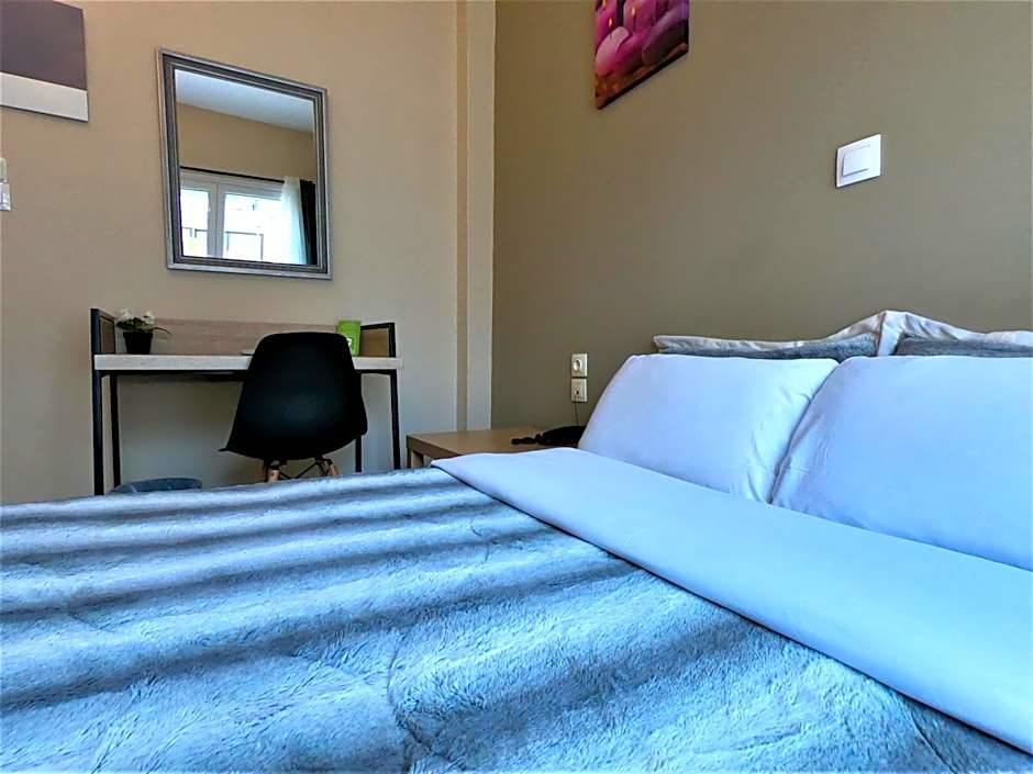 Achillion Hotel Piraeus