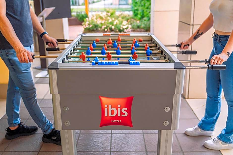 Ibis Como