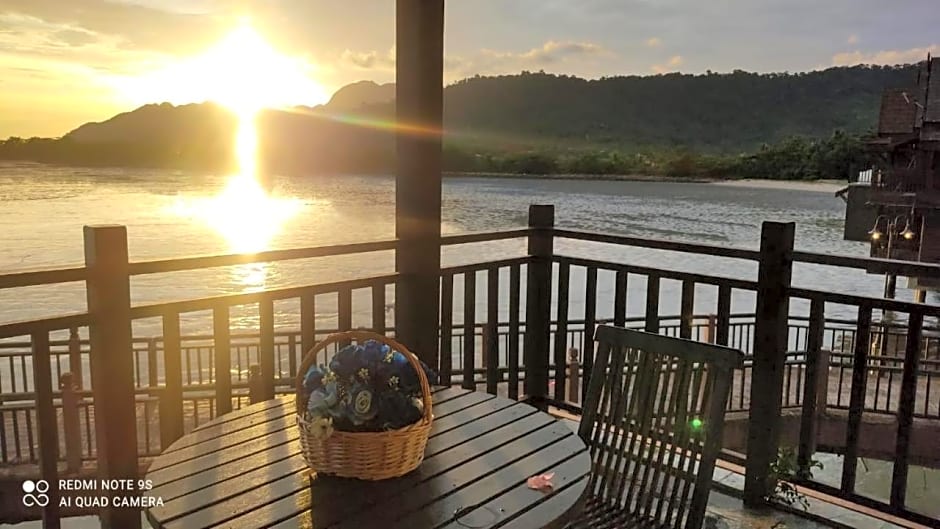 the sunset view lagoon suite