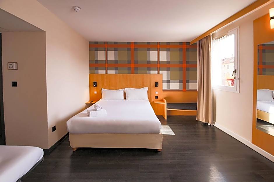 easyHotel Nice Palais des Congrès  Old Town