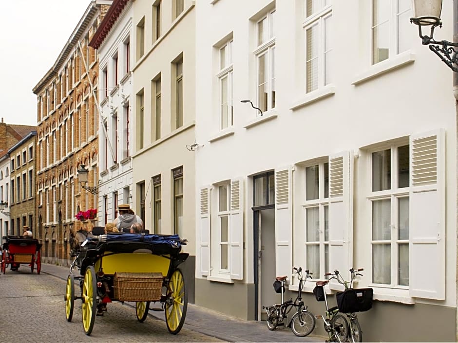 B&B Alphabet - Luxury Guesthouse and Art Gallery