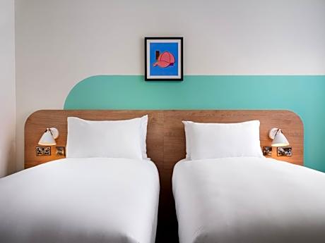 Standard Twin Room with Two Twin Beds