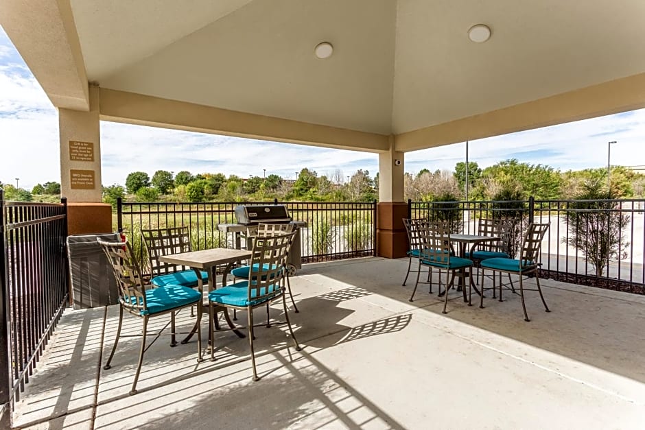 Candlewood Suites - Davenport, an IHG Hotel