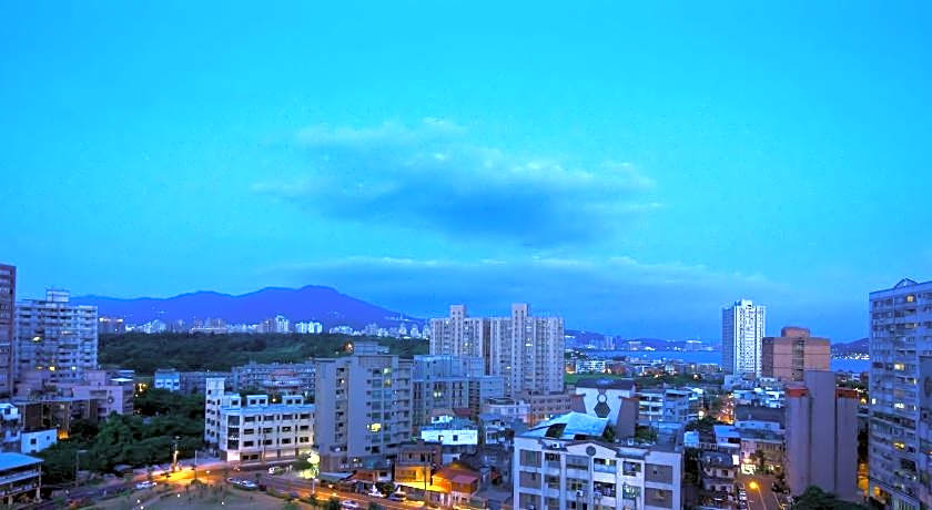 Hotelday Plus Tamsui