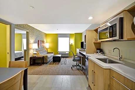 One-Bedroom King Suite - Non-Smoking