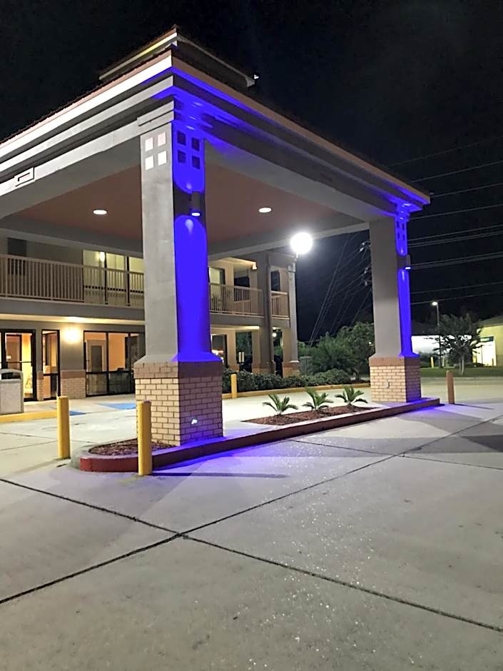 Super 8 by Wyndham Slidell