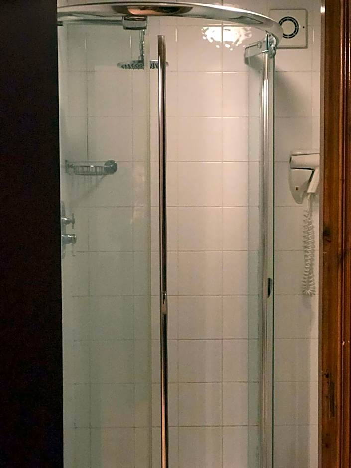 Walsh's Hotel and Apartments