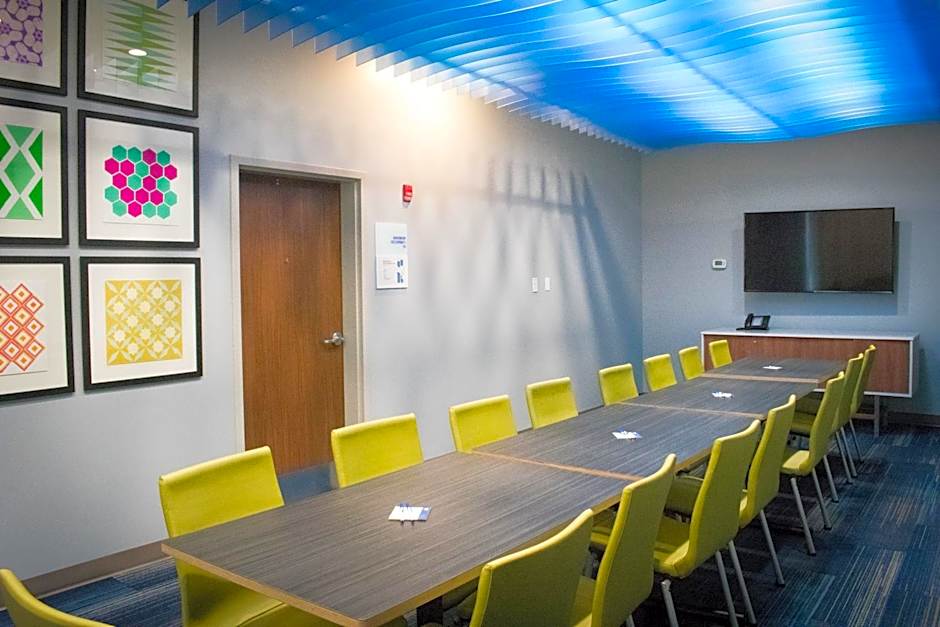 Holiday Inn Express & Suites West Memphis By IHG