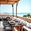DOS MARES Barefoot Hotel