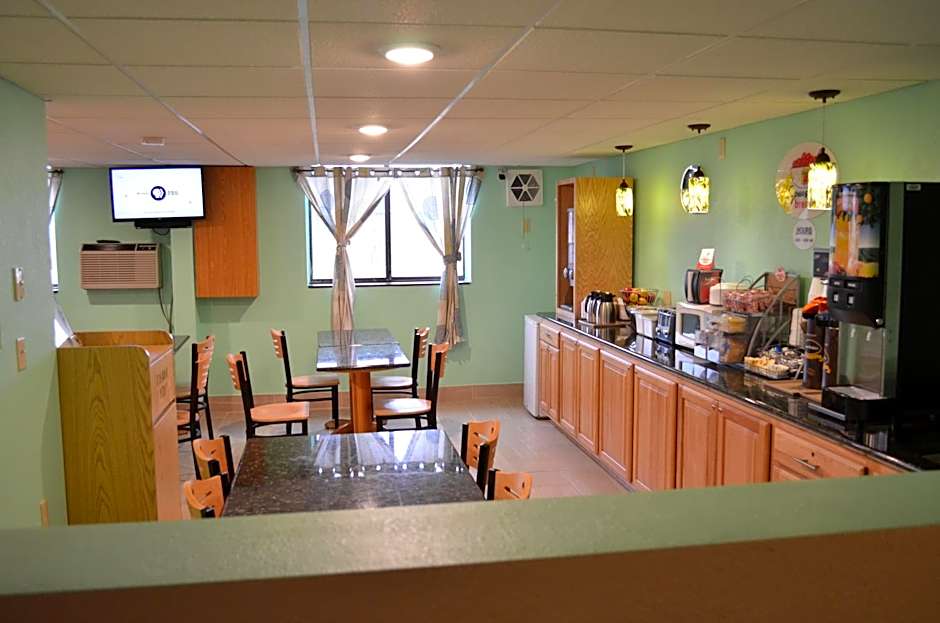 Super 8 by Wyndham Devils Lake