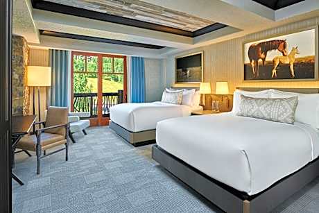 Guest room, 2 Queen, Mountain view