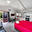 Jack & Di's Waiteti Lakefront Motel